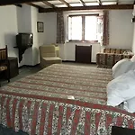 Hotel Rainha Santa Isabel - History Obidos