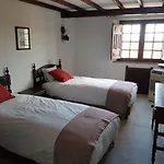 Rainha Santa Isabel - History Hotel