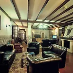 Rainha Santa Isabel - History 3*