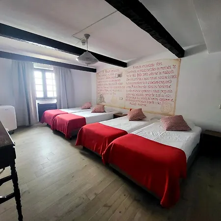 Rainha Santa Isabel - History 3* Όμπιδος