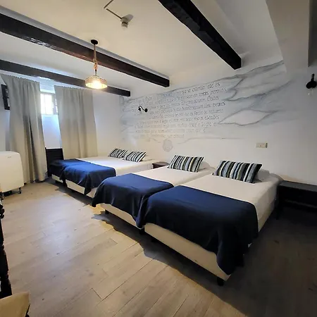 Rainha Santa Isabel - History Hotell Óbidos