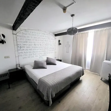 Rainha Santa Isabel - History Óbidos