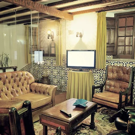 Hotell Rainha Santa Isabel - History