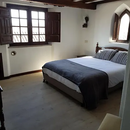 Rainha Santa Isabel - History 3*