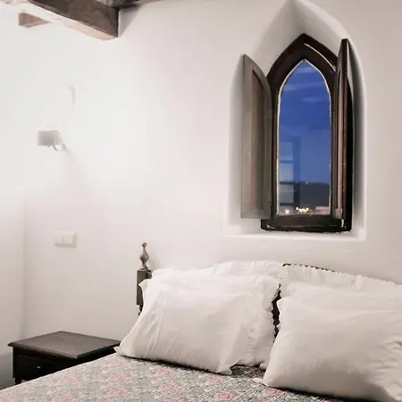 Rainha Santa Isabel - History Óbidos