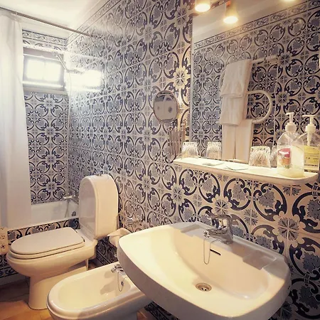 Rainha Santa Isabel - History Hotel 3*