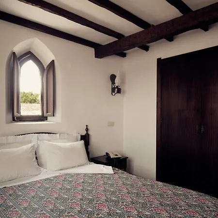 Rainha Santa Isabel - History Hotel Óbidos