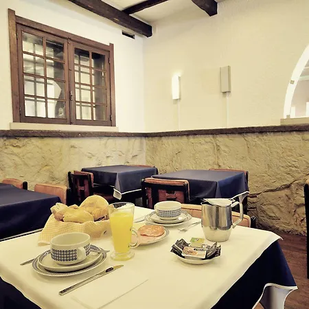 Rainha Santa Isabel - History Hotel