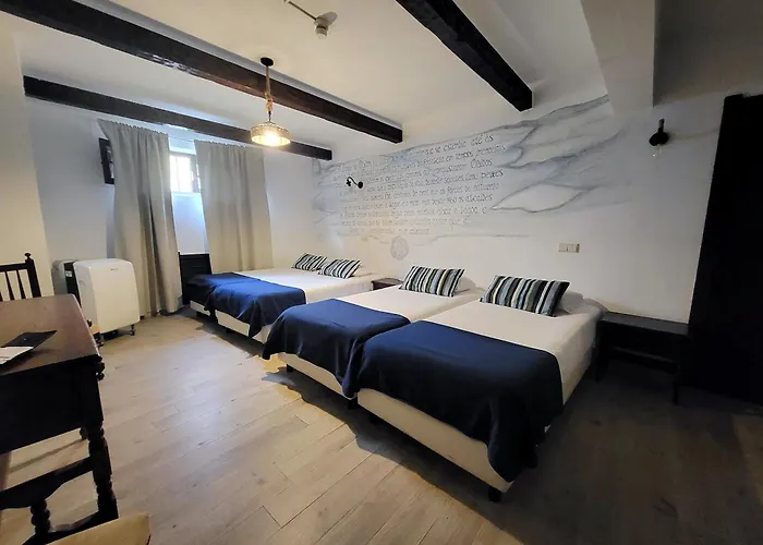 Rainha Santa Isabel - History Hotel Óbidos