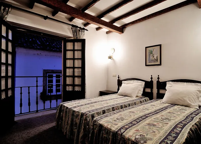 Rainha Santa Isabel - History