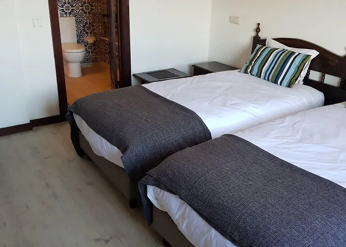 Rainha Santa Isabel - History 3*