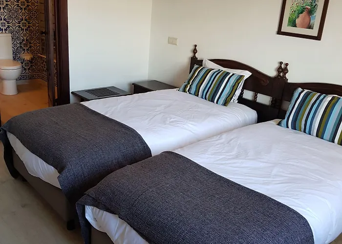 Rainha Santa Isabel - History אובידוס