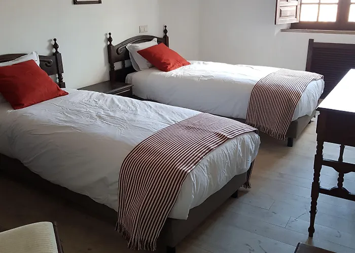 Rainha Santa Isabel - History אובידוס