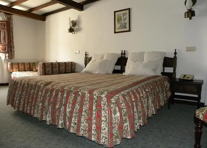 Hotel Rainha Santa Isabel - History Óbidos