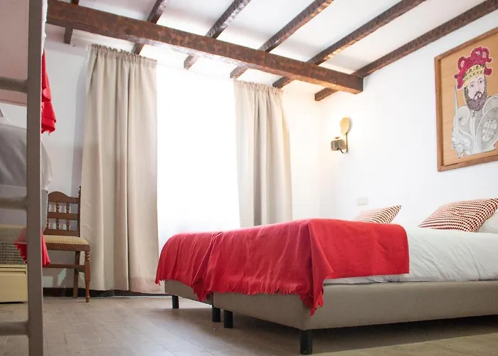 Rainha Santa Isabel - History Hotel Óbidos